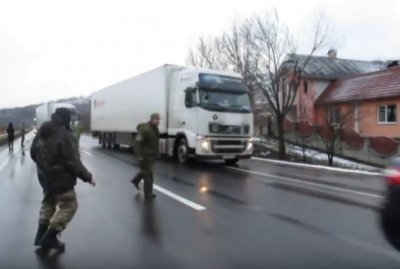 СМИ: бандеровцы убили двоих российских дальнобойщиков