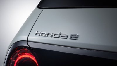 Honda e: симпатичный электрический городской автомобиль