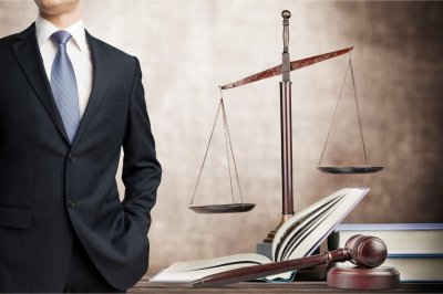 Нужны ли обществу юристы?
