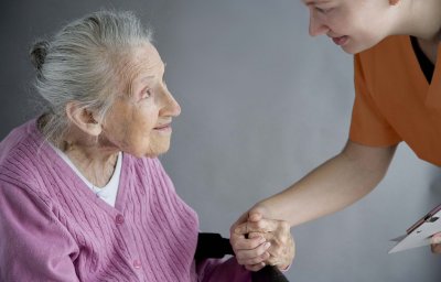 Уход за больными альцгеймера