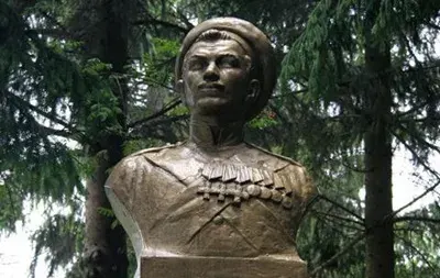 В Винницкой области снесли памятник герою обороны Севастополя матросу Кошке