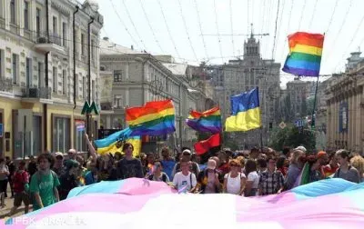 Парад педерастов и лесбиянок в Киеве???