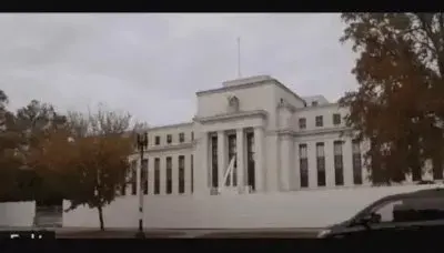 Вокруг ФРС появилась 3 метровая стена