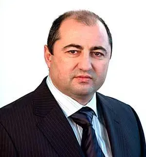 Русским установлен ценз на занятие высших постов в своей стране, очередного картавого лабуха назначили в сенаторы чтобы мешать русским жить своим умом.