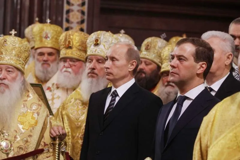 Почему любая власть в России так упорно поддерживает РПЦ? Почему любая власть в России так упорно поддерживает РПЦ?