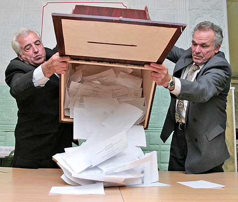 Насколько нужно быть дебилом, чтобы ходить на выборы. Насколько нужно быть дебилом, чтобы ходить на выборы.