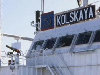 Плавучая буровая перевернулась в Охотском море