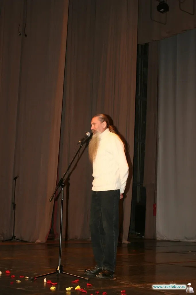 Выступление Трехлебова на фестивале Небесная Русь 18.12.2011 Выступление Трехлебова на фестивале Небесная Русь 18.12.2011