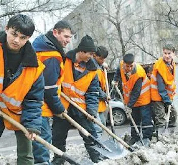 В Москве задержаны четыре студента с автоматом. Чурки тоже готовятся. В Москве задержаны четыре студента с автоматом. Чурки тоже готовятся.
