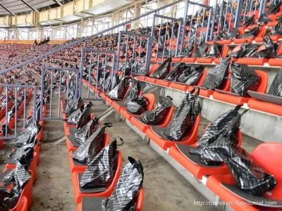  ОТКРЕПИТЕЛЬНЫЙ лист за 500 руб. Пригнанным на путинг в Лужники давали банку варенья, коробку печенья и поллитра Путинки! 