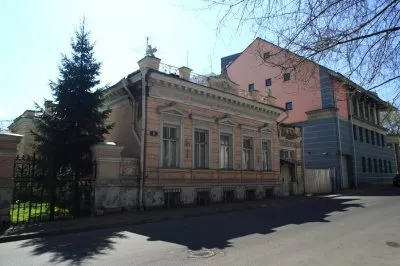 Они сплош и рядом повсюду.Знаки масонов и иллюминатов в Кремле и на улицах Москвы