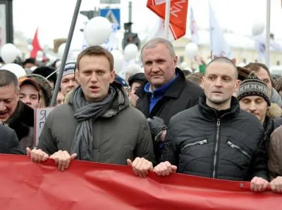 Кто и как пытается контролировать протестные выступления.