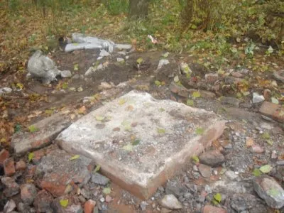Уничтожение 12.10.2012 в г.Нелидово памятника героически павших бойцов Советской Армии