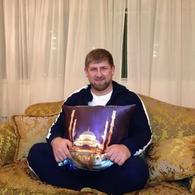 По повелению Кадырова: мечеть имени Кадырова назначается символом России