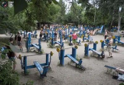 Самая суровая в мире киевская качалка
