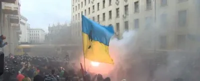 Массовые столкновения с полицией и попытка штурма здания администрации президента на Украине