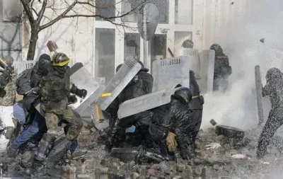 На Украине возобновились массовые столкновения: Уличные бои в Киеве (Прямая трансляция / Обновление 4)