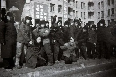 Убивший дракона сам становится драконом