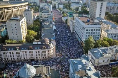 Ураза-Байрам - в Москве побит очередной рекорд молящихся на улицах города мусульман