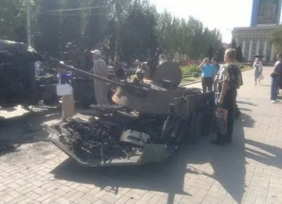 По центру Донецка провели колонну пленных украинских солдат (Фоторепортаж)