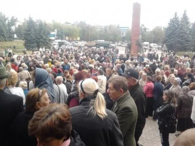 По городам Луганской области прокатилась волна голодных бунтов