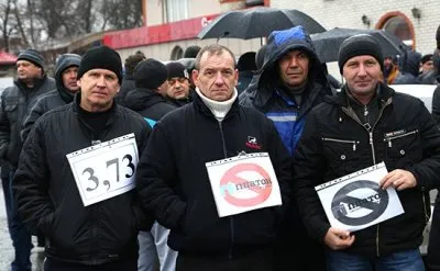 Владельцы яхт против дальнобойщиков