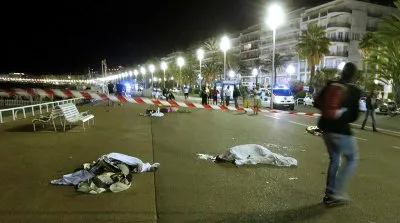 Теракт исламиста на грузовике-убийце унёс более 80 жизней в Ницце