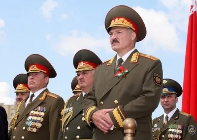 Лукашенко готовится к войне с Россией. Первыми в бой погонит диванных патриотов «Беларуси»