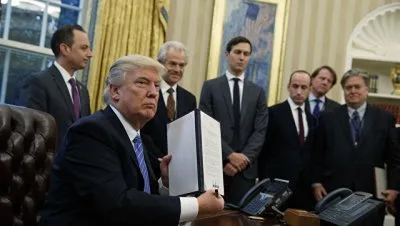 Трамп начал борьбу с мигрантами