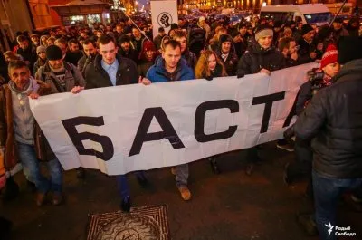 Испуганный советский дармоед Лукашенко отчаянно бегает в поисках помощи и защиты