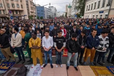 На Ураза-байрам в Москве вышли более 250 тысяч мусульман