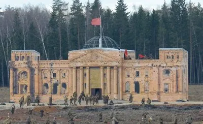 Мнение Рахимера: От стяга над бундестагом к мальчику в бундестаге.
