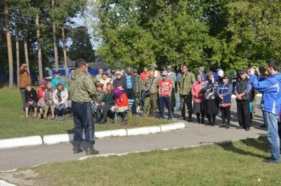 Пенсионеров оштрафовали за митинг на лавочке