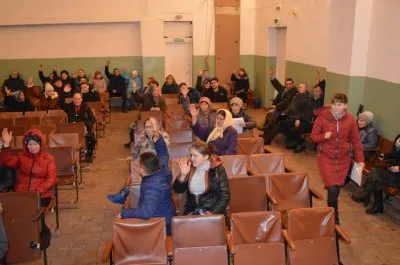 Пенсионеров оштрафовали за митинг на лавочке