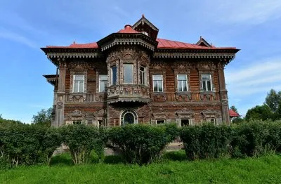Потрясающей красоты древнерусский дом в покинутой деревне