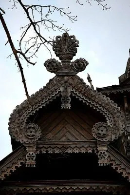 Потрясающей красоты древнерусский дом в покинутой деревне