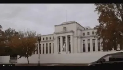 Вокруг ФРС появилась 3 метровая стена